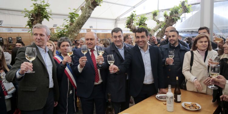 Rueda y Luis López asisten a la LXIV edición de la Festa da Lamprea de Arbo