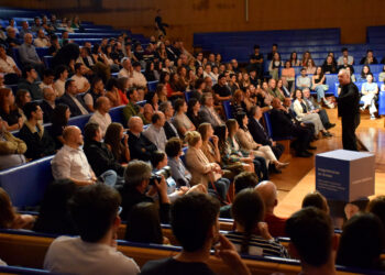 Ferran Adrià despierta el entusiasmo entre los alumnos de la Universidade de Vigo