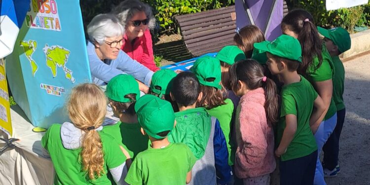 Máis dun milleiro de escolares participan na Alameda no proxecto Espallar Tinta