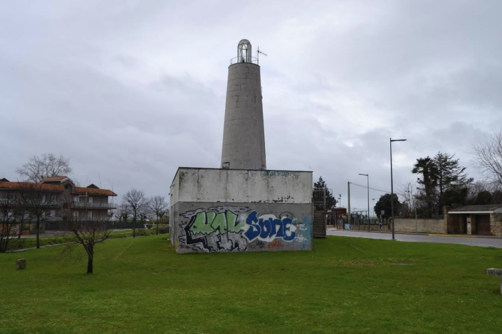 Faro de Canido en Panxón, Nigrán