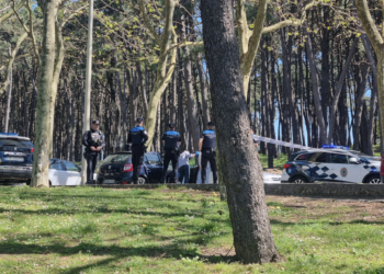 Hallan el cadáver de una mujer en el interior de un coche estacionado en Samil