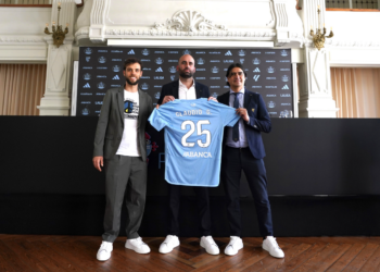 Claudio Giráldez: «No hablemos tanto de mí y de la renovación, hablemos del equipo y de aportar todos»