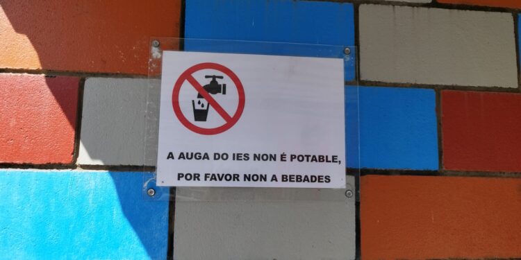 El instituto de Beade, sin agua potable desde hace medio año