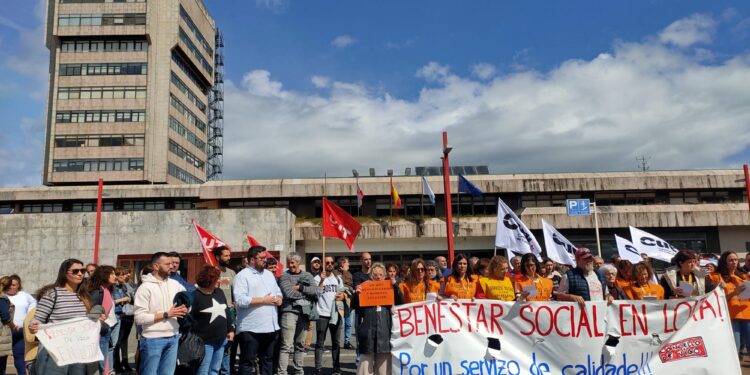 «Situación crítica» y «sobrecarga»: los trabajadores sociales del Concello dicen «basta»