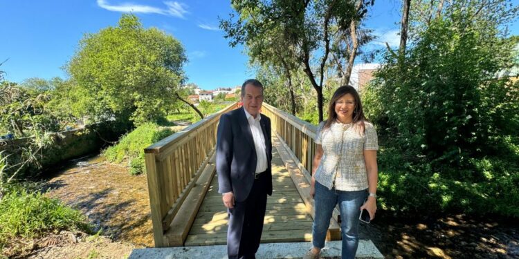 El paseo del Lagares suma dos nuevas pasarelas de madera en Lavadores
