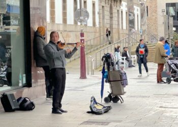 Un virtuoso violinista en la Rúa Príncipe