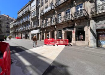 La céntrica calle Elduayen, «en tierra de nadie», renueva imagen solo superficial