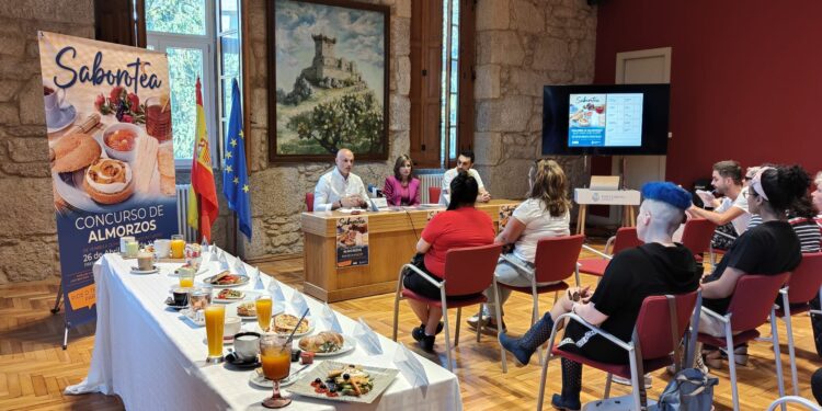 Diez locales de Ponteareas compiten para ofrecer el mejor desayuno