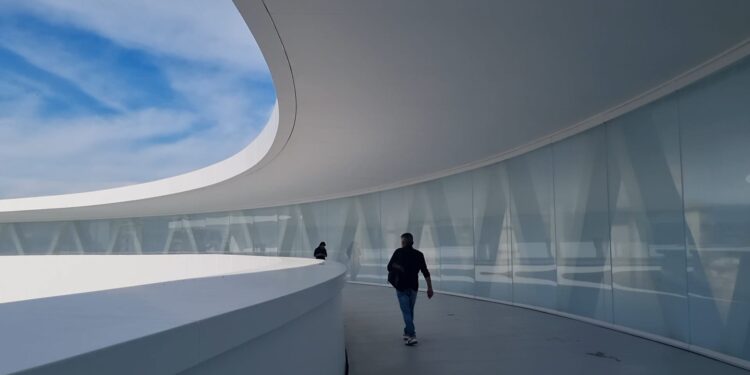 El Halo: icono para ´influencers´ y el PP pregunta a Caballero por las medidas de seguridad