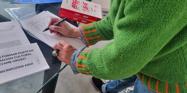 Se inicia la recogida de firmas para demandar al Concello más plazas de aparcamiento en el Casco Vello