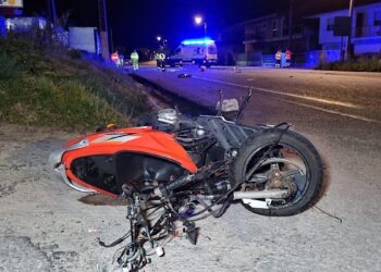 Fallece un motorista de 21 años tras chocar contra un coche en Gondomar