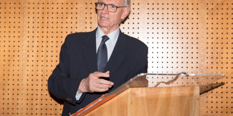 O economista vigués Antón Costas ingresa na Real Academia Galega de Ciencias