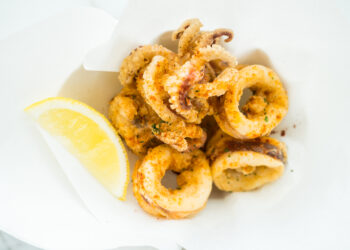 Cómo hacer unos auténticos calamares a la romana con alioli extra suave