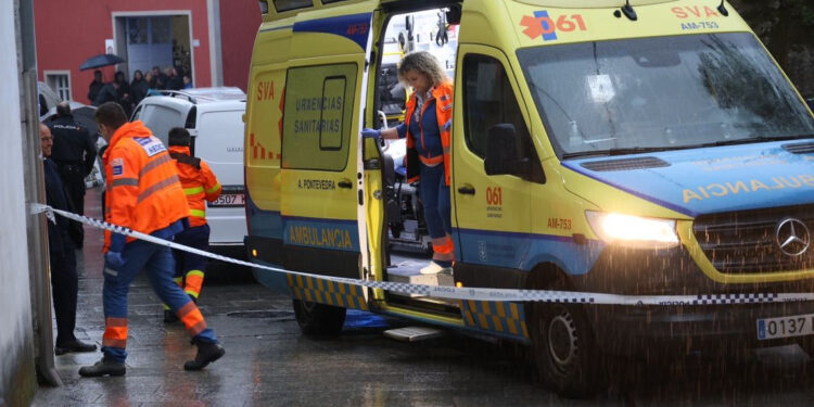Crimen en plena calle tras una discusión familiar: un hombre mata a cuchilladas a su cuñado