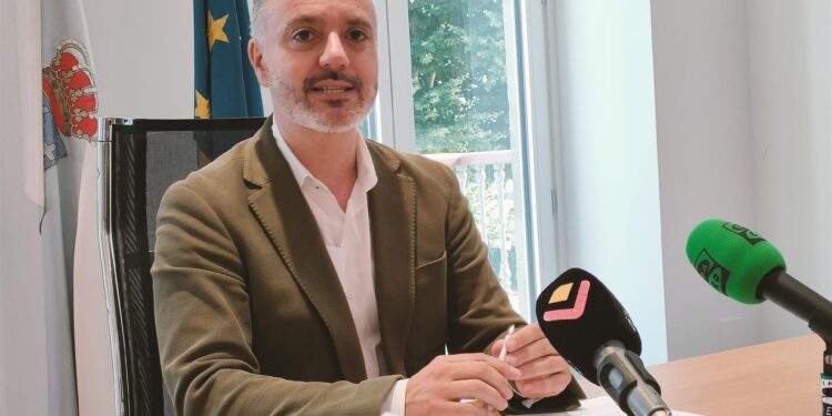 David Regades prefiere presidir Zona Franca y renuncia a su acta en el Congreso