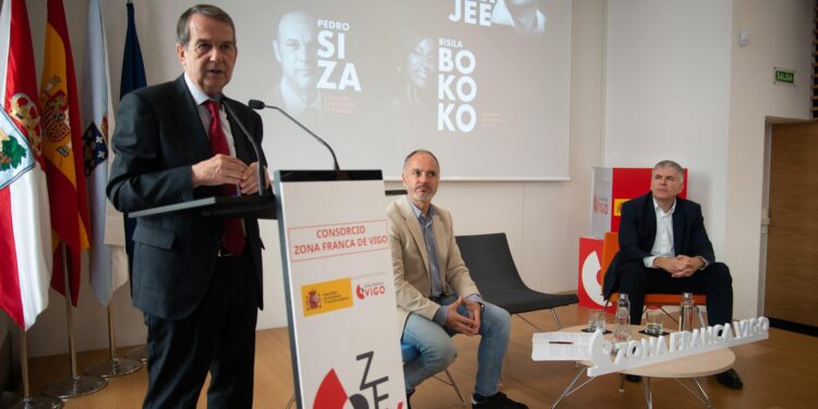 Caballero celebra la vuelta de Regades a Zona Franca: «Es una decisión que tomé yo»