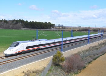 Éxito de los trenes Avril en Galicia: vendidos más de 13.000 billetes en 24 horas