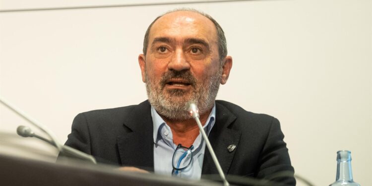 El profesor de la UVigo Anxo Angueira ingresa en la Real Academia Galega