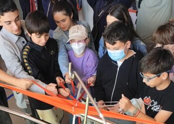 El hospital Álvaro Cunqueiro inaugura su «Parque dos Bicos»