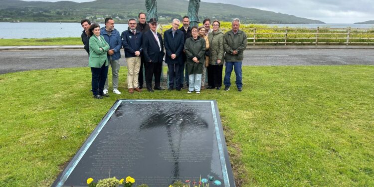 La delegación del Puerto de Vigo participa en Irlanda en un homenaje a los marineros fallecidos en aguas del Gran Sol