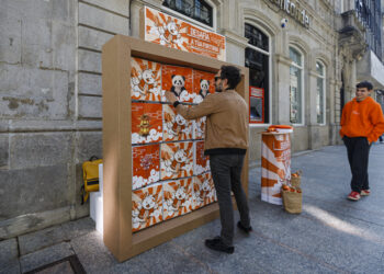 «Desafía tu memoria»: la Uvigo reta a los vigueses que paseen por Príncipe