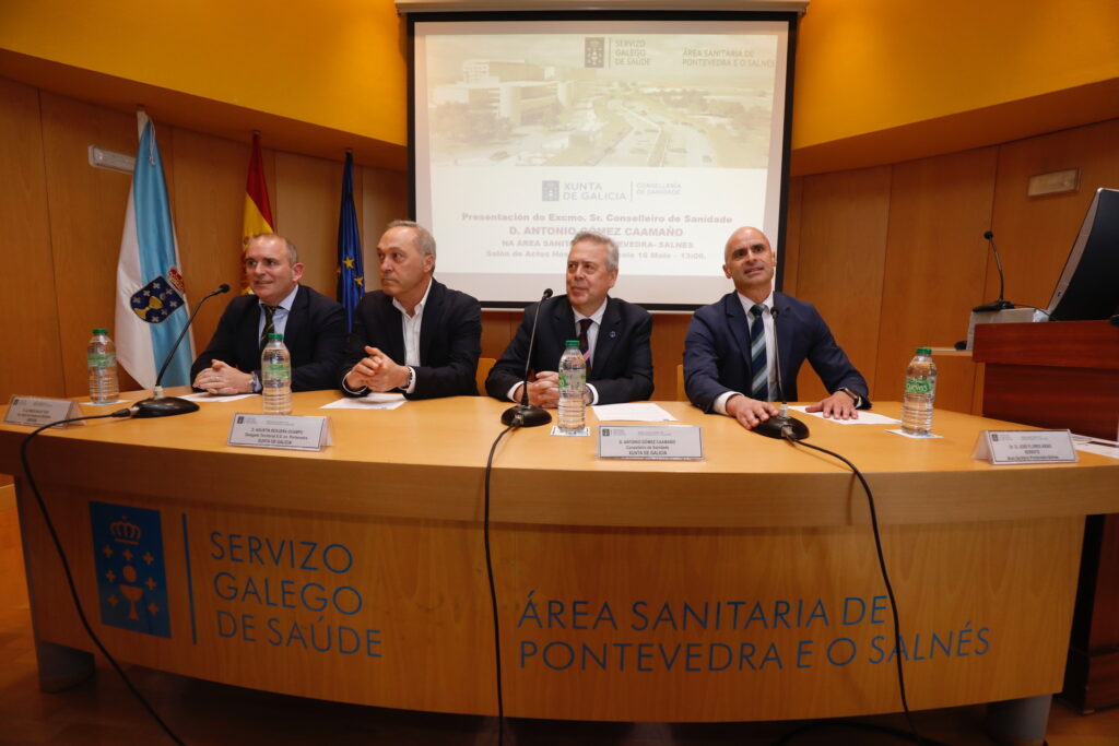 Primera visita del conselleiro de Sanidade, Antonio Gómez Caamaño, al hospital Álvaro Cunqueiro de Vigo