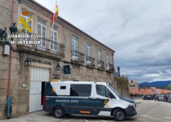Detienen a dos jóvenes por robar a una mujer de 80 años, que los sorprendió en su domicilio