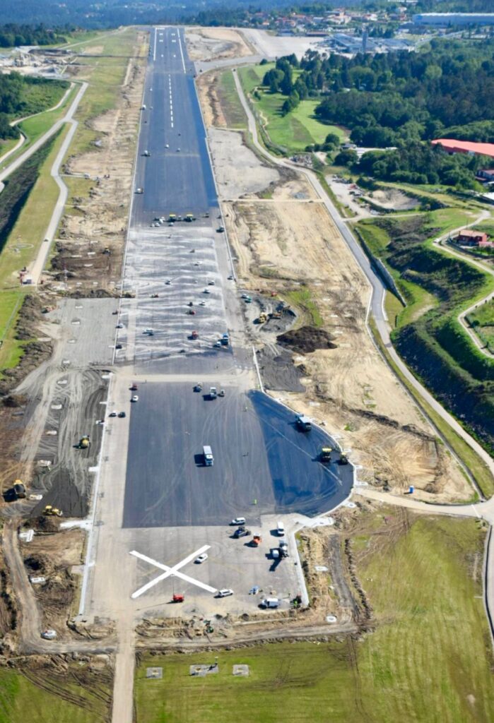La impresionante reparación del aeropuerto de Vigo: las obras de Peinador a vista de pájaro