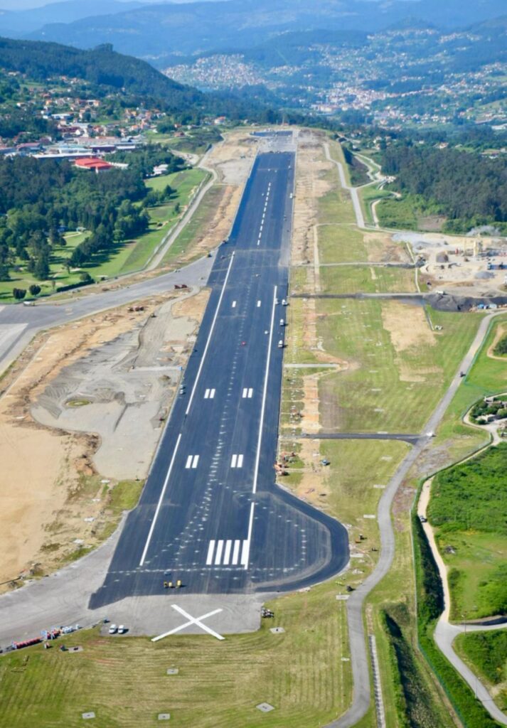La impresionante reparación del aeropuerto de Vigo: las obras de Peinador a vista de pájaro