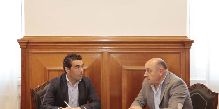 A Deputación apoia a reforma da contorna da igrexa de San Sebastián de Cabeiras