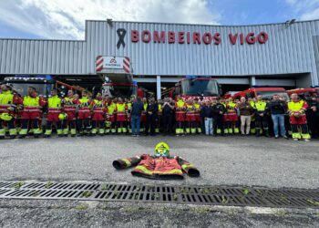 Las sirenas de los bomberos de Vigo resonaron por Sergio