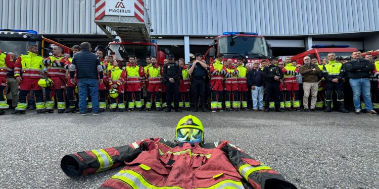 Las sirenas de los bomberos de Vigo resonaron por Sergio