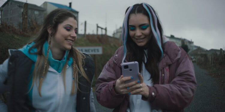 Chega aos cines ‘As Neves’, da viguesa Sonia Méndez, un drama adolescente ambientado na montaña galega