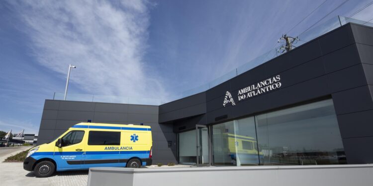 Suspendida la huelga de ambulancias en Vigo, Cangas y Moaña tras el pago de la nóminas de abril