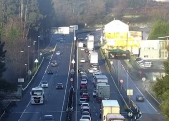 Retenciones en la entrada a Vigo tras un accidente en la A-55 con cinco coches implicados