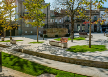 A juicio por agredir a puñetazos y con un cono de tráfico a un hombre en un pub de Gondomar