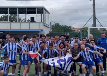 El CD Valladares logra un histórico ascenso a Tercera Federación y vuelve a pisar la categoría tras 36 años