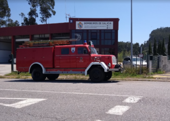 Un incendio obliga a desalojar un edificio en Marín y deja a dos personas heridas leves