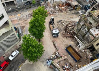 La nueva plaza pública en Hernán Cortés abrirá para peatones «en unos días»