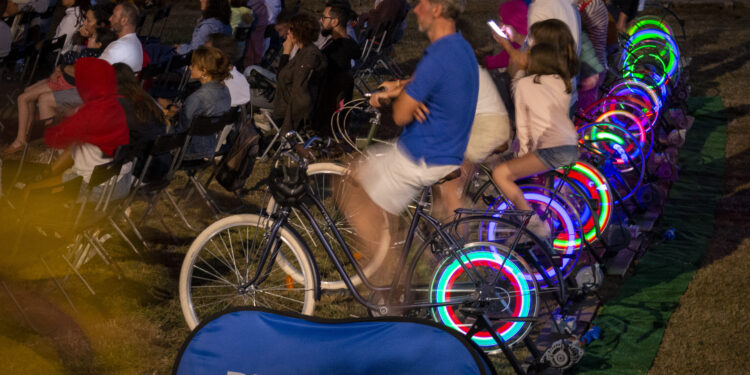 Diez bicis y el público para dar vida a un nuevo ‘Cinema a pedal’