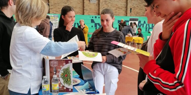 Feria de profesiones en el Colegio Compañía de María