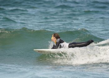 La playa de Patos acoge el Campeonato de España de Surf Adaptado