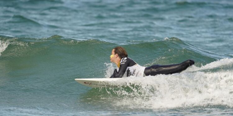 La playa de Patos acoge el Campeonato de España de Surf Adaptado