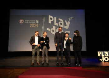 Play-Doc inaugura a súa 20ª edición co espectáculo «Anacos de Crack», de Victor Coyote e Javi Álvarez