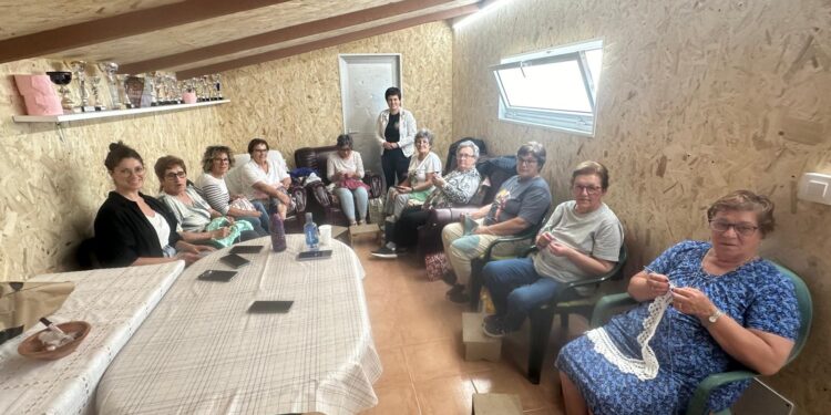 Renace a cantina de Novás, corazón veciñal da parroquia rosaleira