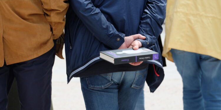 Tras los pasos de Carlos Oroza: un emotivo recorrido por el Casco Vello de Vigo