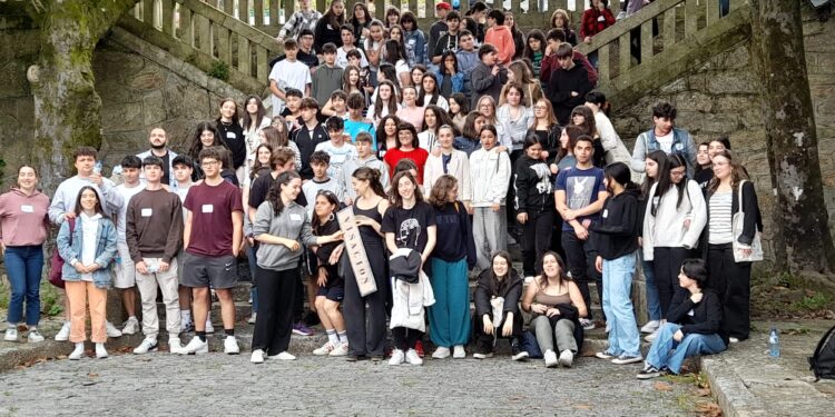 Os estudantes do Condado desfrutan dunha xornada Intercentros centrada no teatro