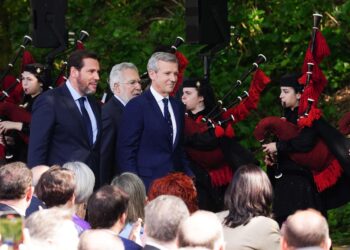 La Xunta quiere una reunión con Óscar Puente para hablar de los trenes Avril, la AP-9 y la conexión Vigo-Oporto