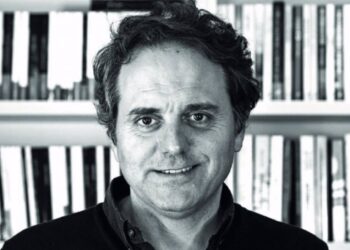 Vigo, cuna de Domingo Villar, cerrará la gira gallega de su única obra teatral