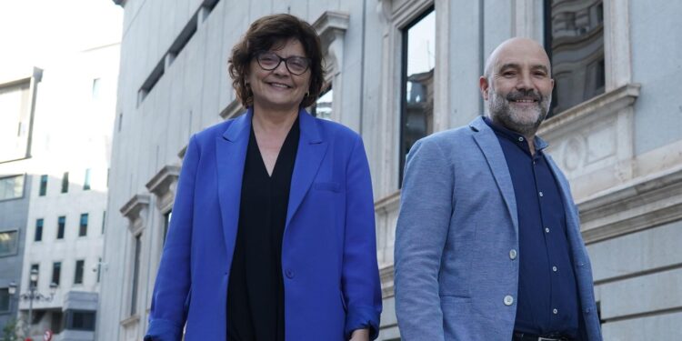 El BNG lleva al Congreso y al Senado los retrasos en los trenes Avril entre Galicia y Madrid